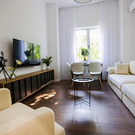 "Middlenest" Central Apartment Tirana Bagian luar foto