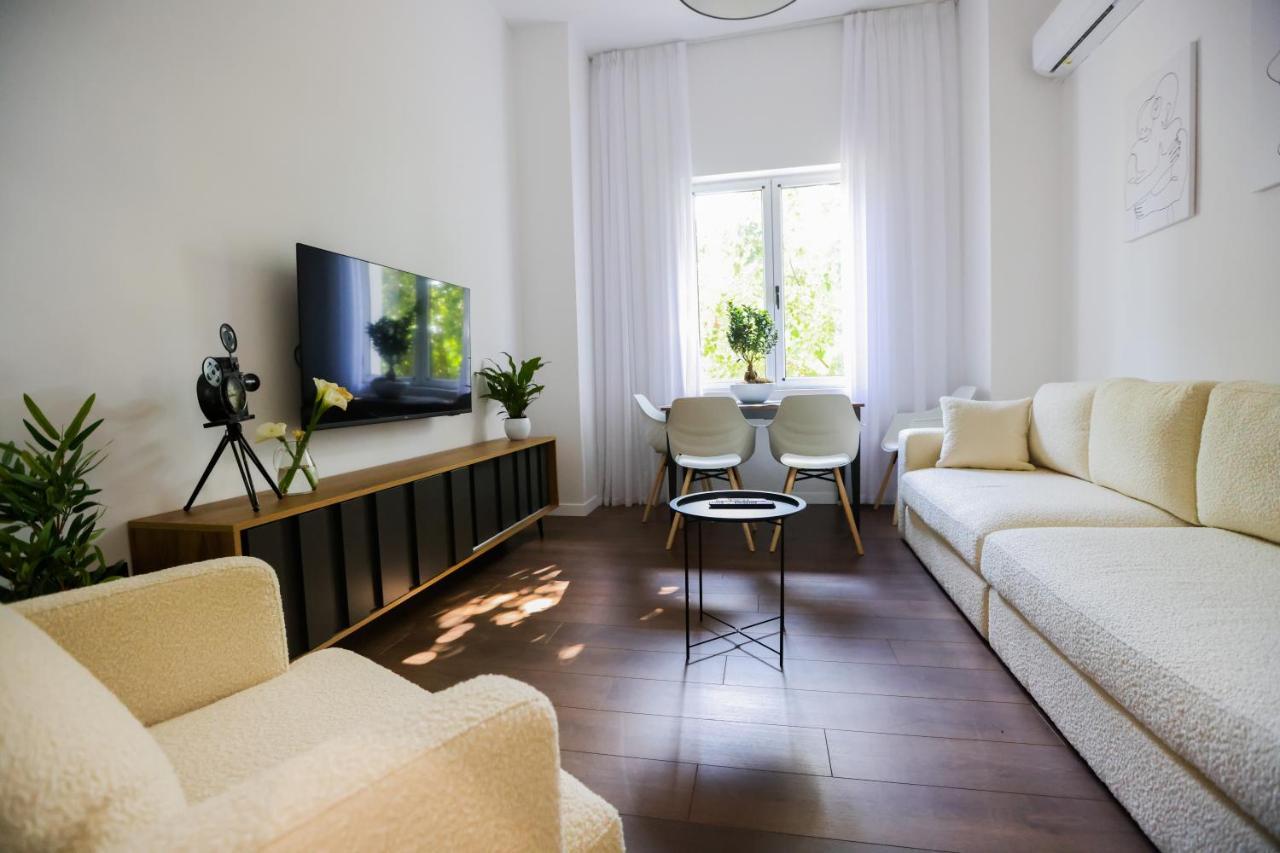 "Middlenest" Central Apartment Tirana Bagian luar foto