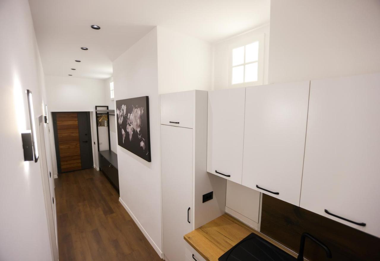 "Middlenest" Central Apartment Tirana Bagian luar foto