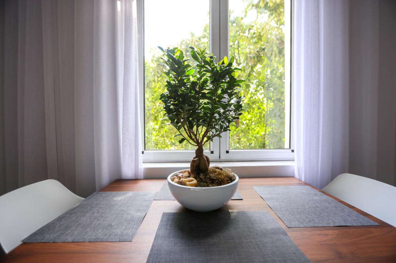 "Middlenest" Central Apartment Tirana Bagian luar foto
