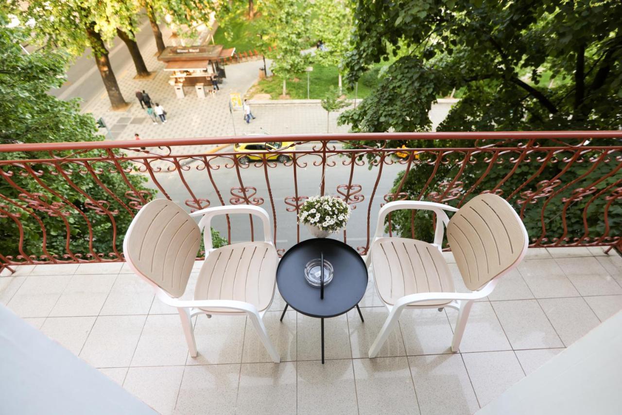 "Middlenest" Central Apartment Tirana Bagian luar foto